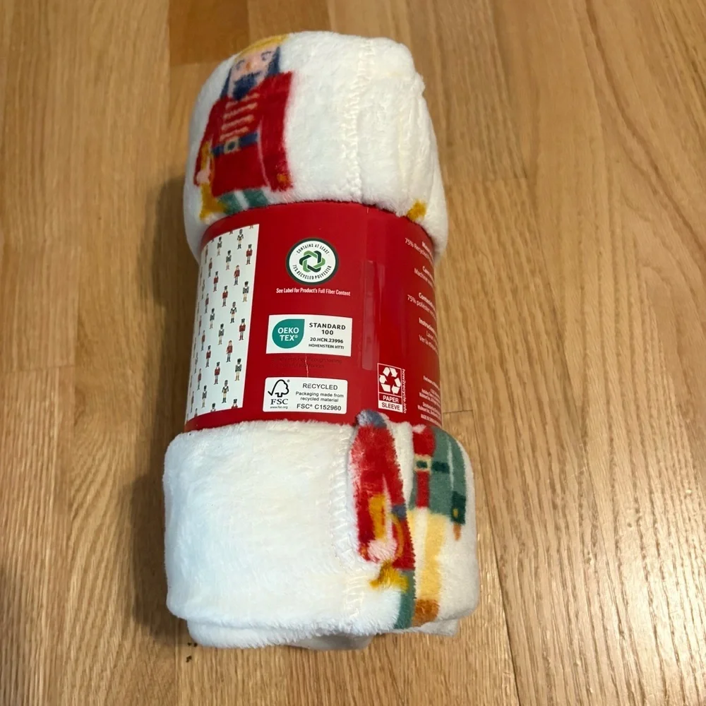 Holiday Time White Plush Throw Blanket Green Nutcracker Motifs NEW Christmas